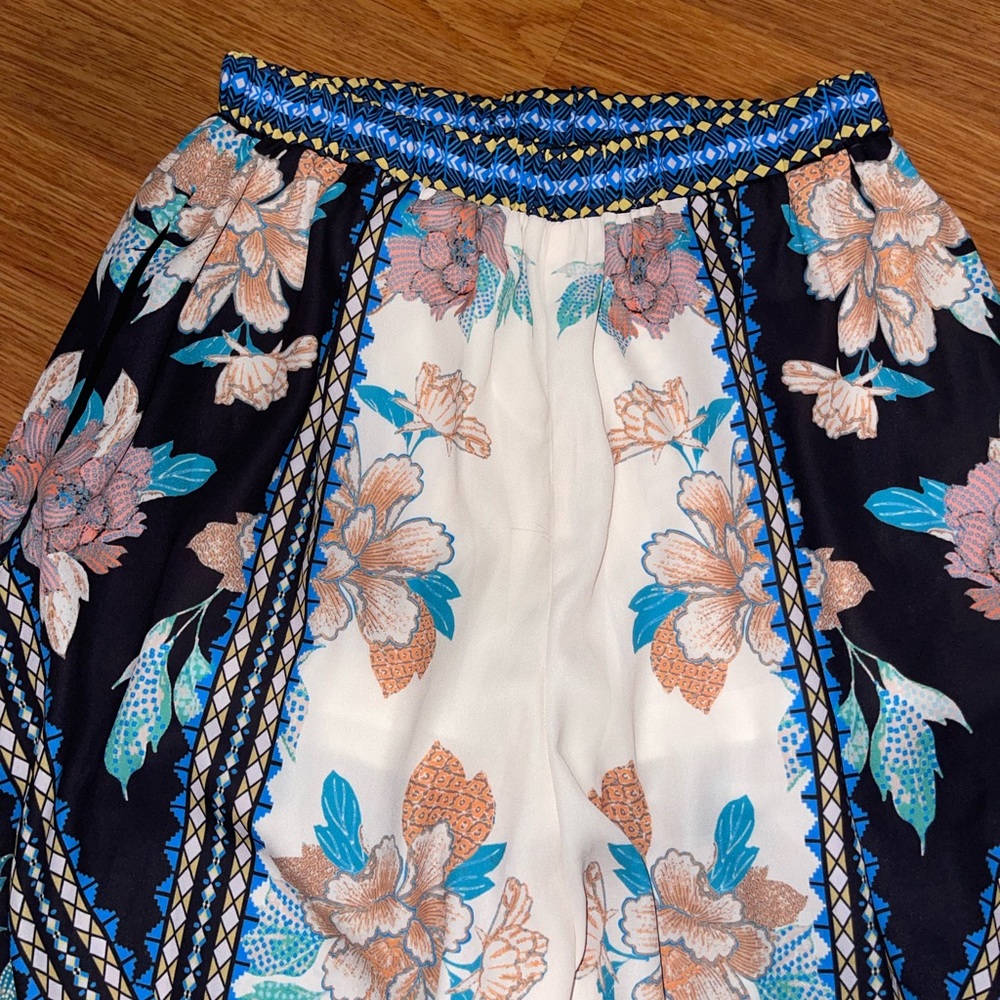 Two Piece Pant Set - Picture 8 of 11